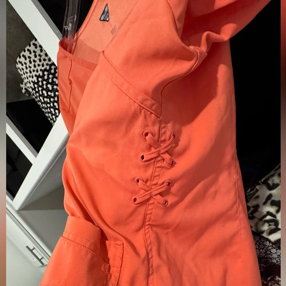 Koi Tech Scrub Top - Picture 5 of 5